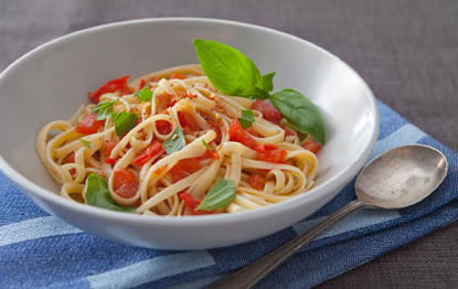 Linguine with Tomatoes, Basil and Garlic - San Remo - US